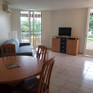 T2, Piscine, Parking, Plages à 200m Fréjus